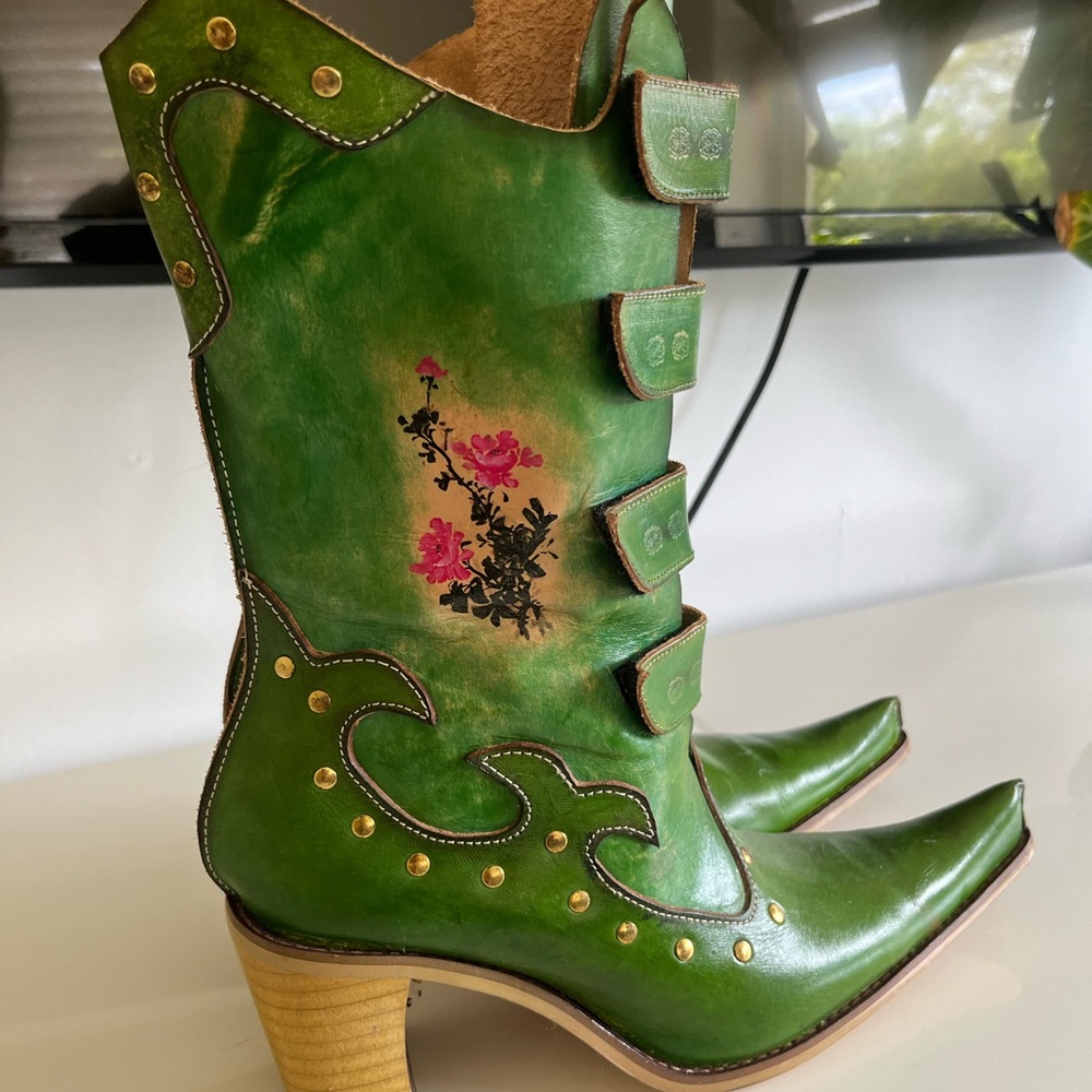 Green leather cowboy boots size 39 EU
